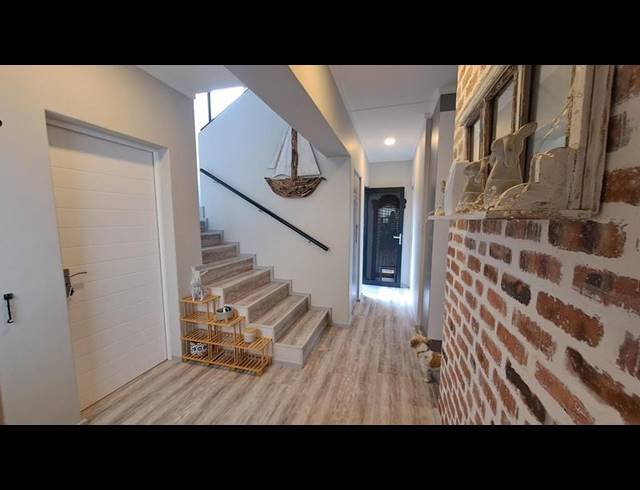 4 BEDROOM HOUSE FOR SALE IN JONGENSFONTEIN